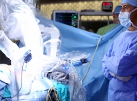 Пациентка с пересаженной с помощью робота маткой родила здорового ребенка